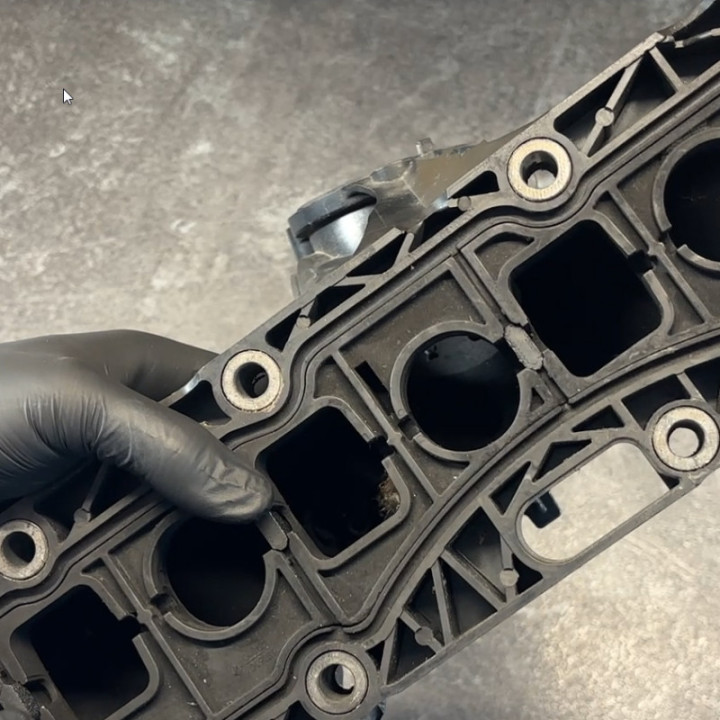 BOUCHON COLLECTEUR ADMISSION VW T6 2.0 TDI | 04L129709E 04L129709B